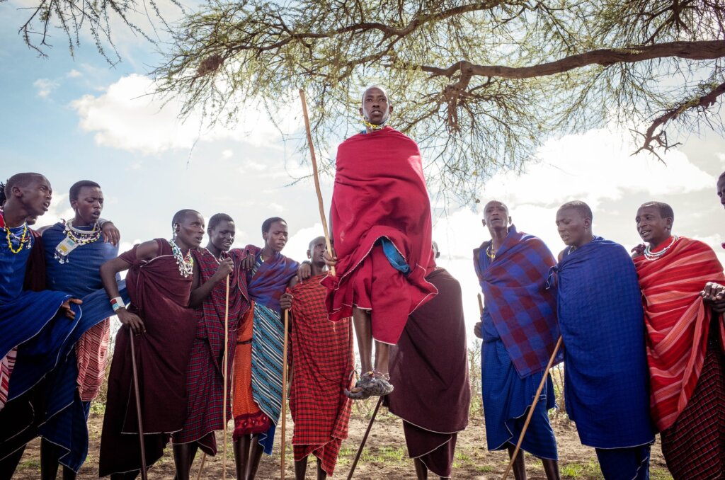 Masai dance in Tanzania © Ramon Sanchez Orense Unsplash